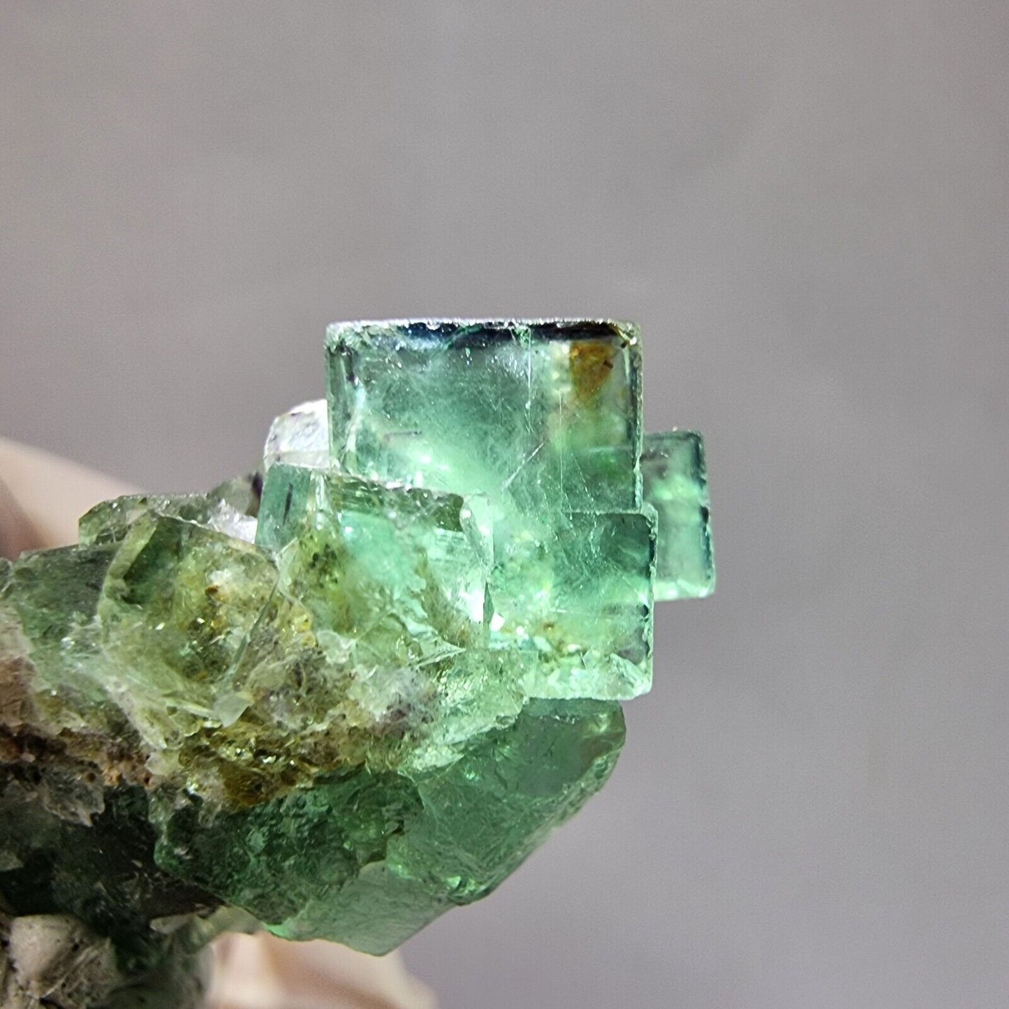 TOP grüne Fluorit Würfel Stufe 27*22*16mm Okorusu, Namibia Mineraliensammlung