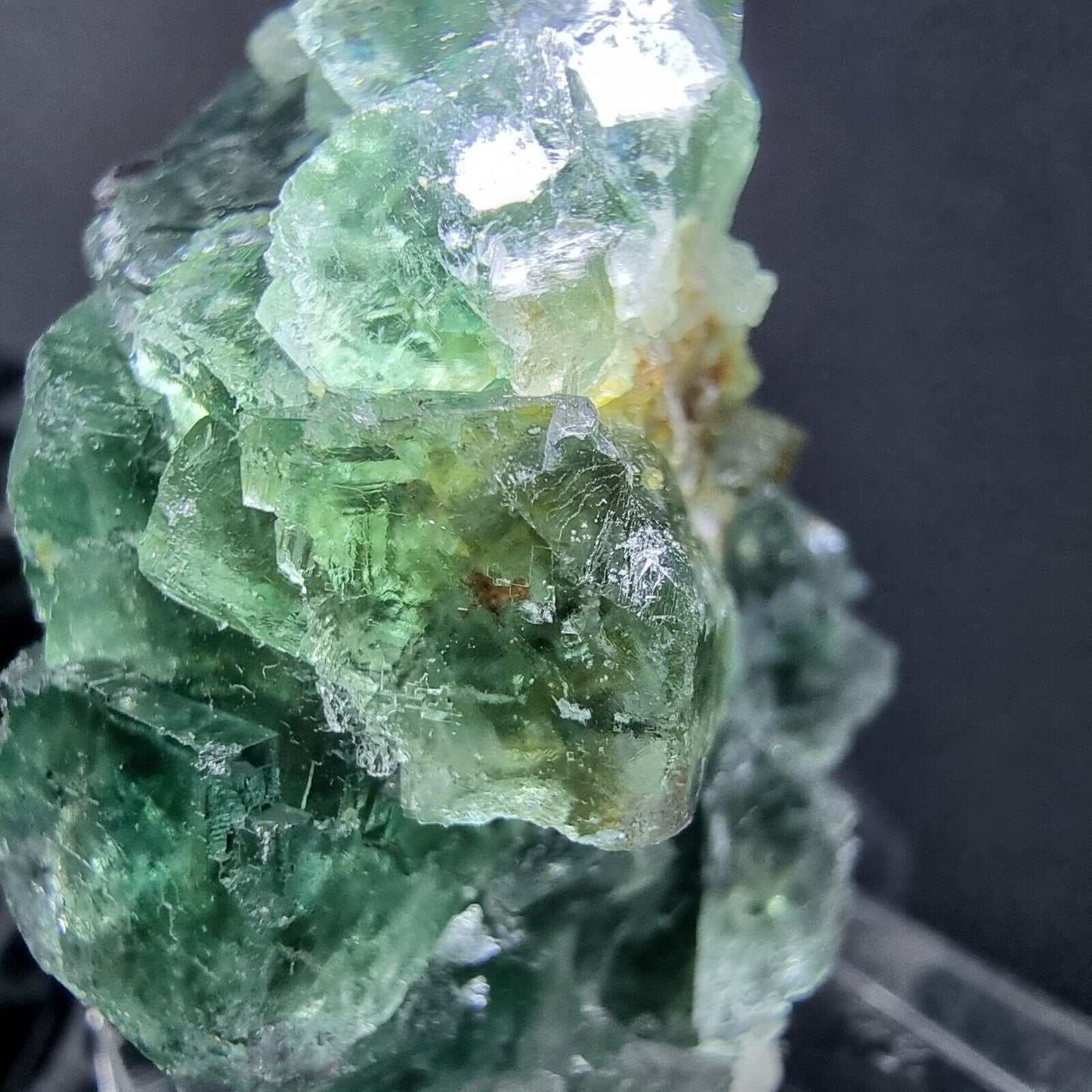 Klare Fluorit XX Würfel Stufe mit Einschluss 35*23*23mm 28g Okorusu, Namibia
