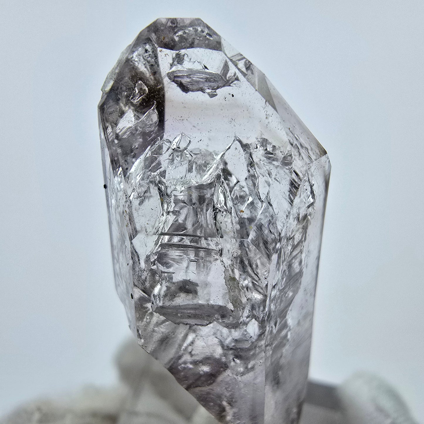 Phantom Amethyst Kristall mit Stilbit Goboboseb, Namibia 45*15*13mm Sammlung