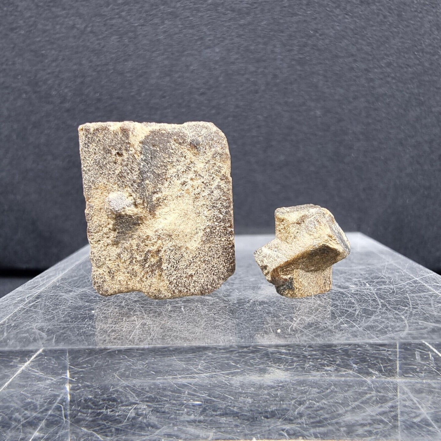 2x Staurolith Set 11*9*7+18*15*10mm 5+1g Bretagne, Frankreich Mineraliensammlung