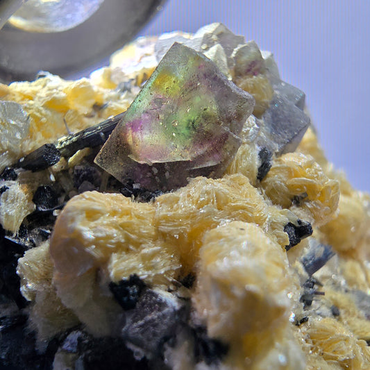 Bunte Phantom Fluorit, Schörl Turmalin, Muskovit Stufe Erongo Namibia 83*69*58mm