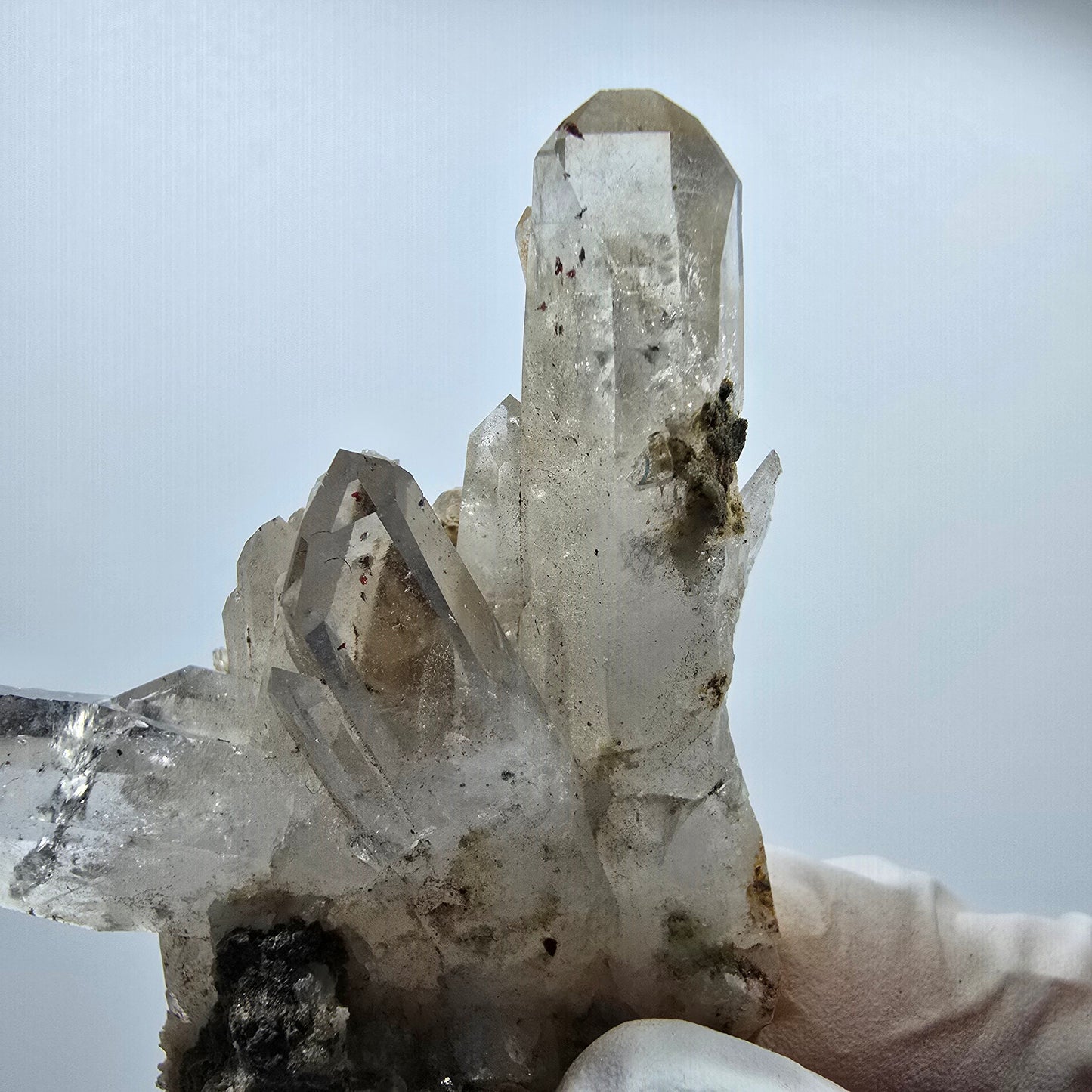 Klare Phantom Rauchquarz, Hämatit, Chlorit auf Matrix Stufe Goboboseb, Namibia 56*52*26mm