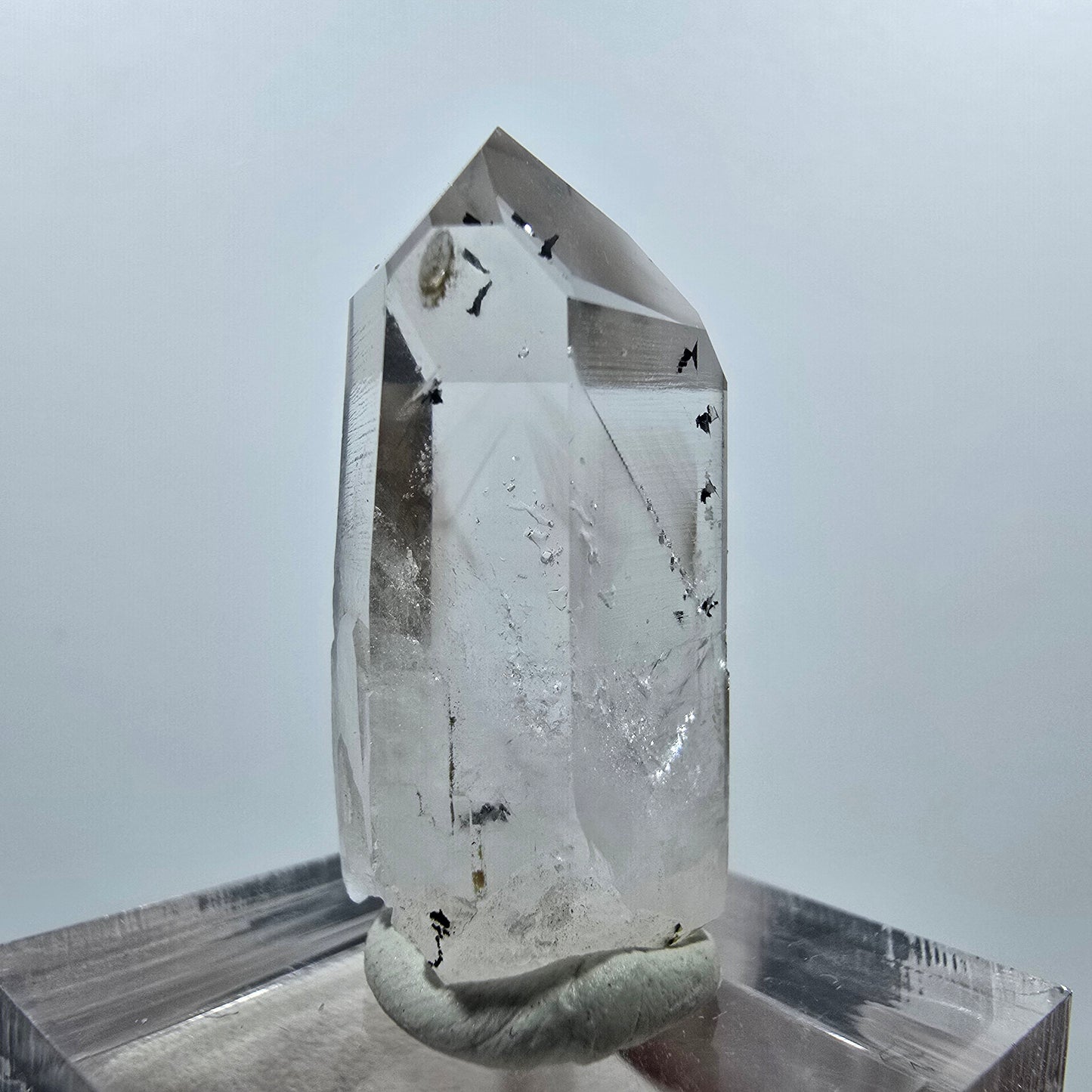 Pointe de quartz fantôme lémurien arlequin, mine de Streep, Goboboseb, Namibie, 30 x 15 x 12 mm