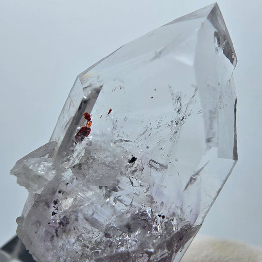 Enhydro Harlekin Phantom Amethyst, 1x Blase Streep Mine Goboboseb, Namibia 43*20*14mm