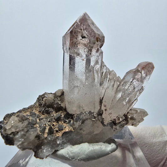 Klare Phantom Rauchquarz Zepter auf Matrix Stufe Goboboseb, Namibia 36*32*30mm