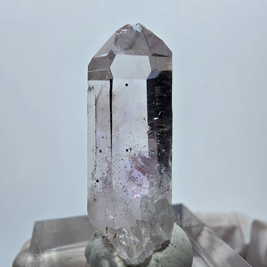 Lemurian Phantom Amethyst mit Hämatit Streep Mine Goboboseb, Namibia 31*15*10mm