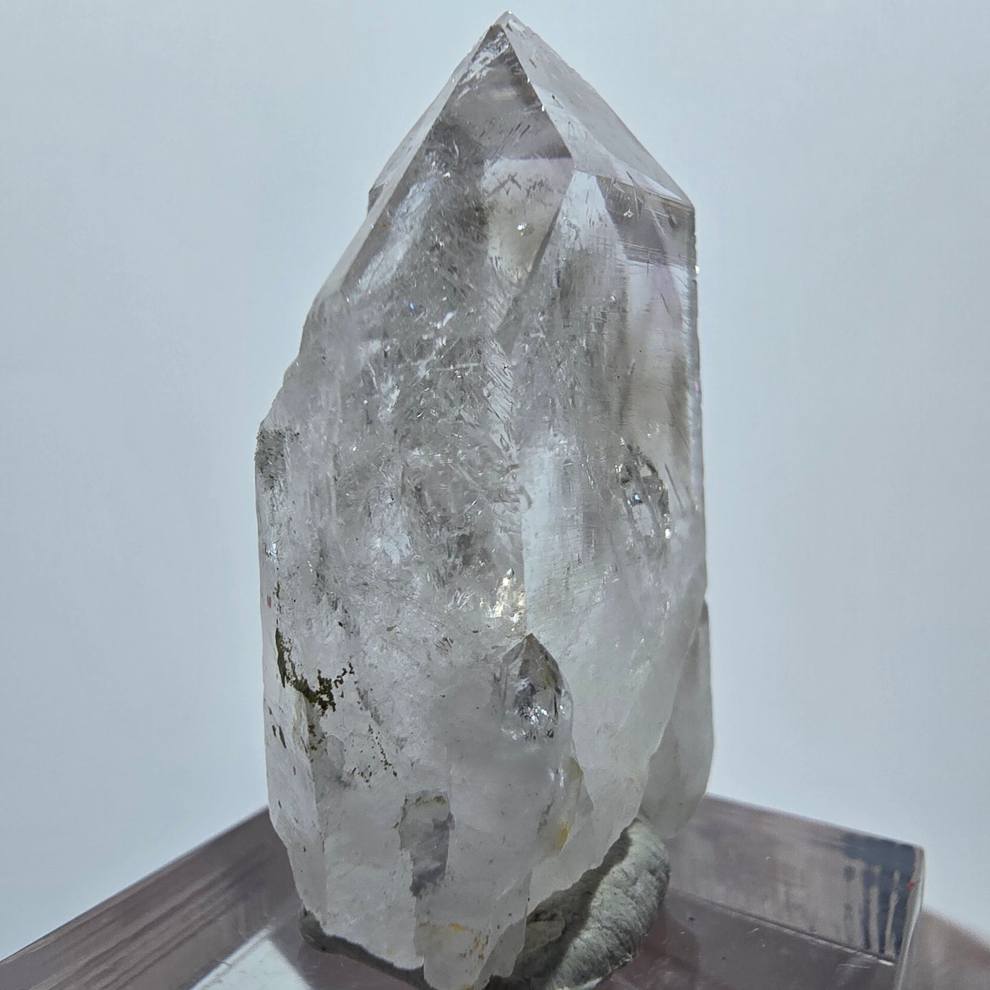 Pointe de quartz fantôme lémurien, mine de Streep, Goboboseb, Namibie, 35 x 24 x 12 mm