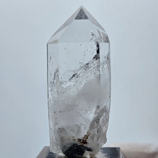 Pointe de quartz fantôme lémurien, mine de Streep, Goboboseb, Namibie, 44 x 16 x 11 mm