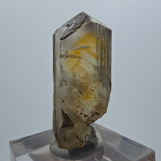 Cristal de barytine rare, jaune brunâtre, Brukkaros, Namibie, 35 x 16 x 12 mm