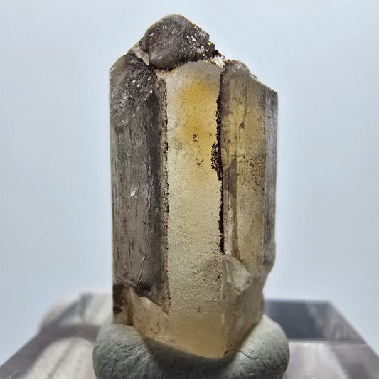 Cristal de barytine rare, jaune brunâtre, Brukkaros, Namibie, 24 x 14 x 12 mm