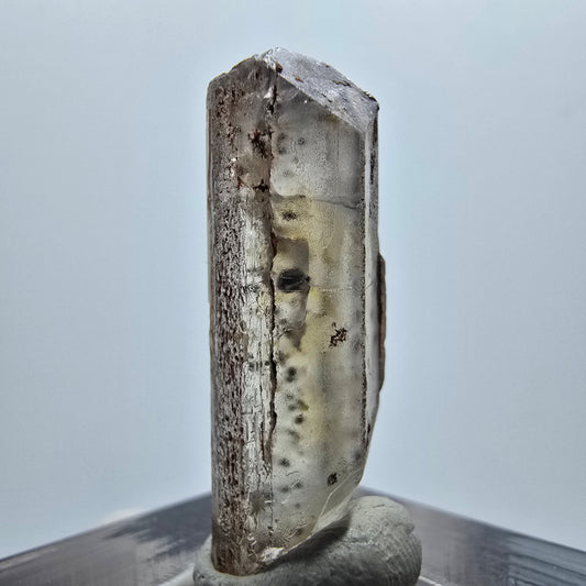 Cristal de barytine rare, brun-jaune, Brukkaros, Namibie, 29 x 10 x 9 mm