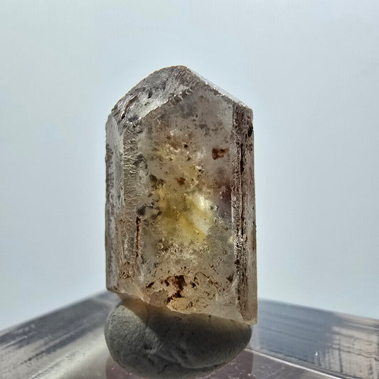 Cristal de barytine rare, jaune brunâtre, Brukkaros, Namibie, 20 x 11 x 10 mm
