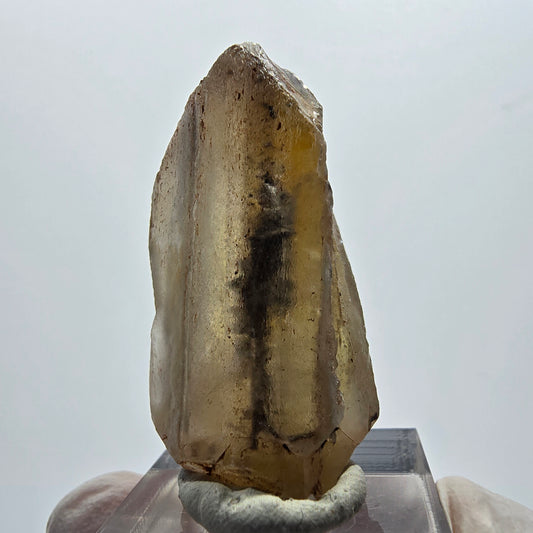 Cristal de barytine rare, jaune brunâtre, Brukkaros, Namibie, 43 x 21 x 18 mm