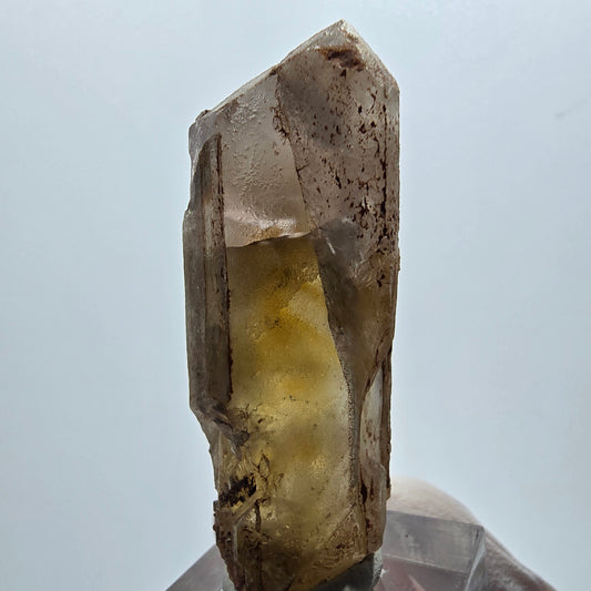 Cristal de barytine rare, jaune brunâtre, Brukkaros, Namibie, 54 x 21 x 20 mm