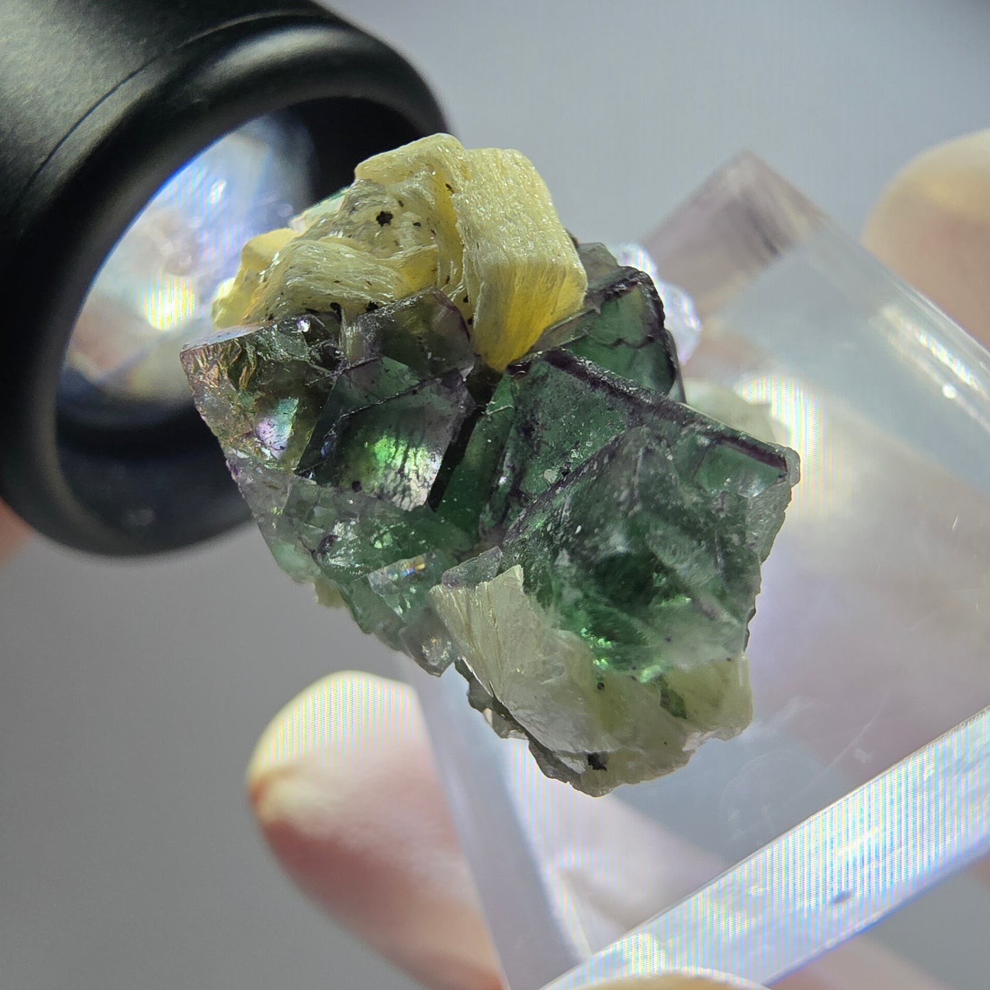 Seltene Phantom Fluorit, zonal, Schörl Turmalin, Muskovit Stufe Erongo, Namibia 26*22*17mm