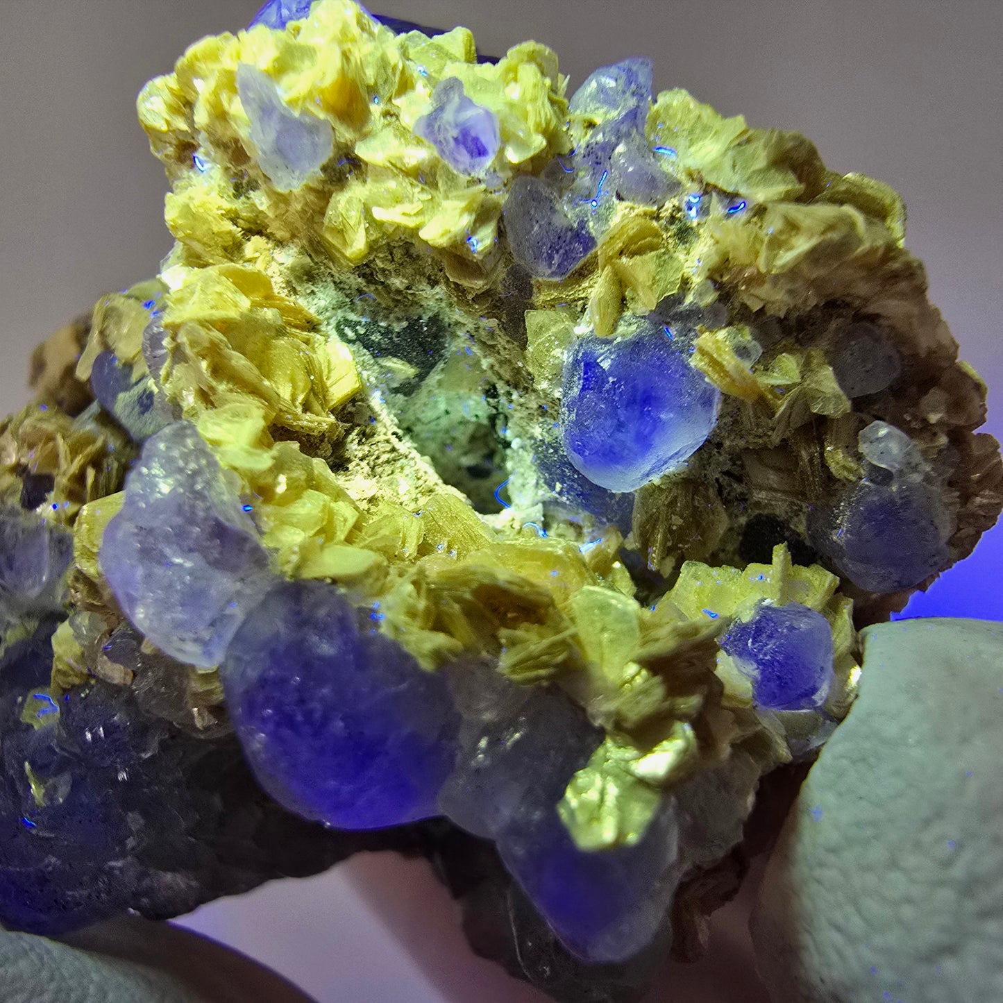 Phantom Fluorit, zonal, Muskovit Stufe Erongo, Namibia 57*44*31mm