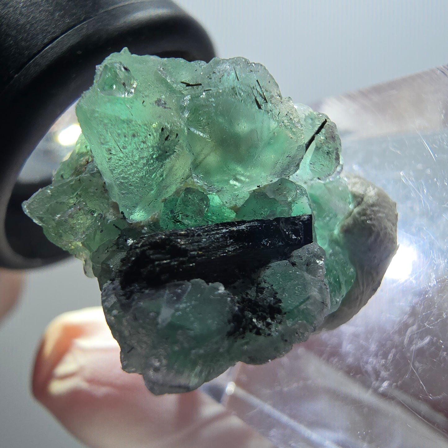 Spécimen de fluorite fantôme et de tourmaline schorl, Erongo, Namibie, 21 x 17 x 19 mm, n° 11930
