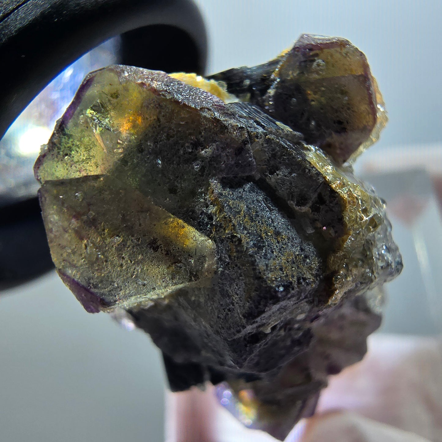 Spécimen de fluorite fantôme colorée, tourmaline schorl, muscovite, hyalite, Erongo, Namibie 31*22*17mm #11948