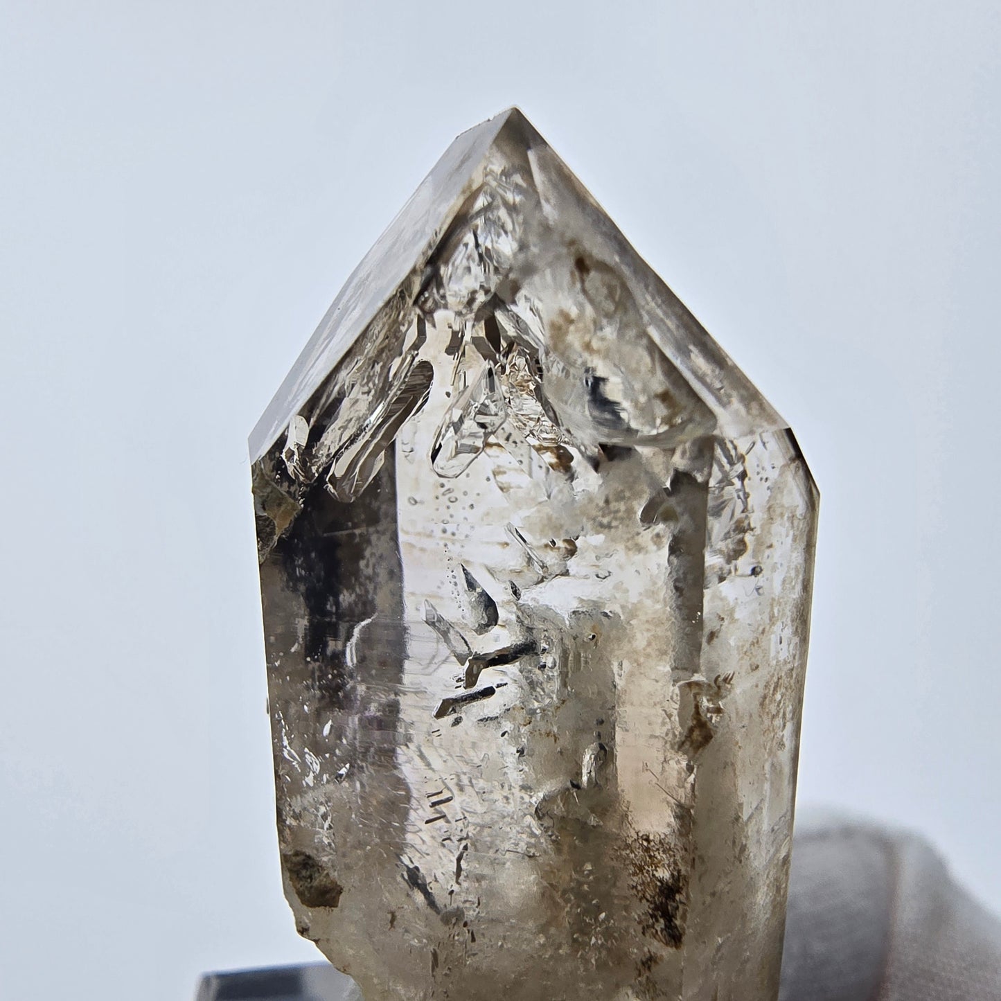 Rare Enhydro Phantom Smoky Quartz Point 3x Bubble Goboboseb, Namibie 45*21*14mm