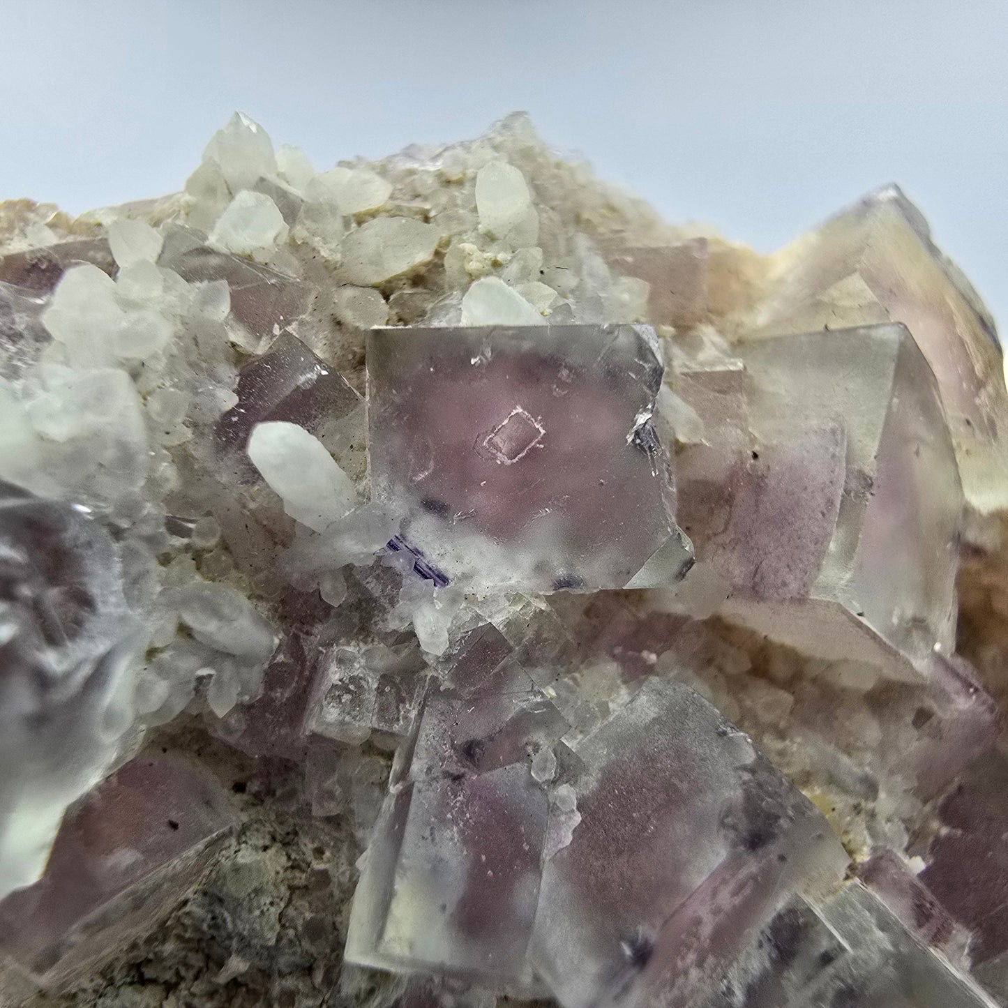Seltene UV Phantom Fluorit Würfel, Quarz Stufe Brandberg, Namibia 47*31*18mm