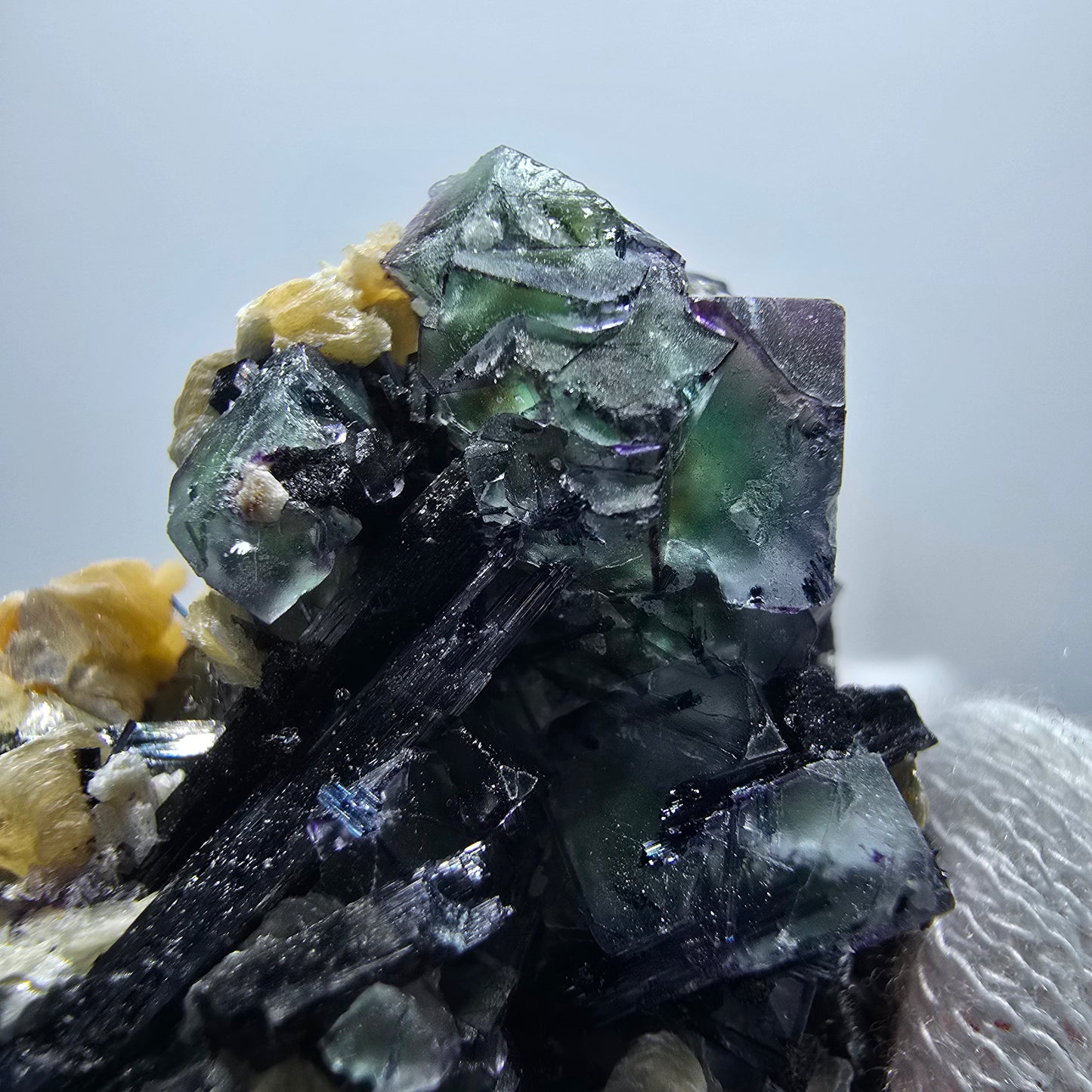 Colorful Phantom Fluorite Cubes Schorl Tourmaline Muscovite Erongo, Namibia 49*34*23mm