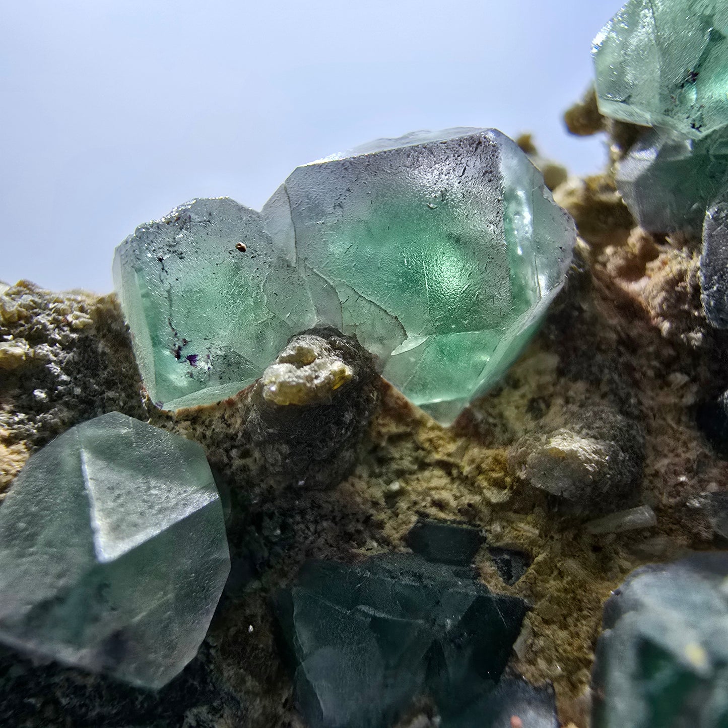 Fluorite fantôme zonale Schörl Tourmaline Muscovite Hyalite Erongo, Namibie 83*45*47mm