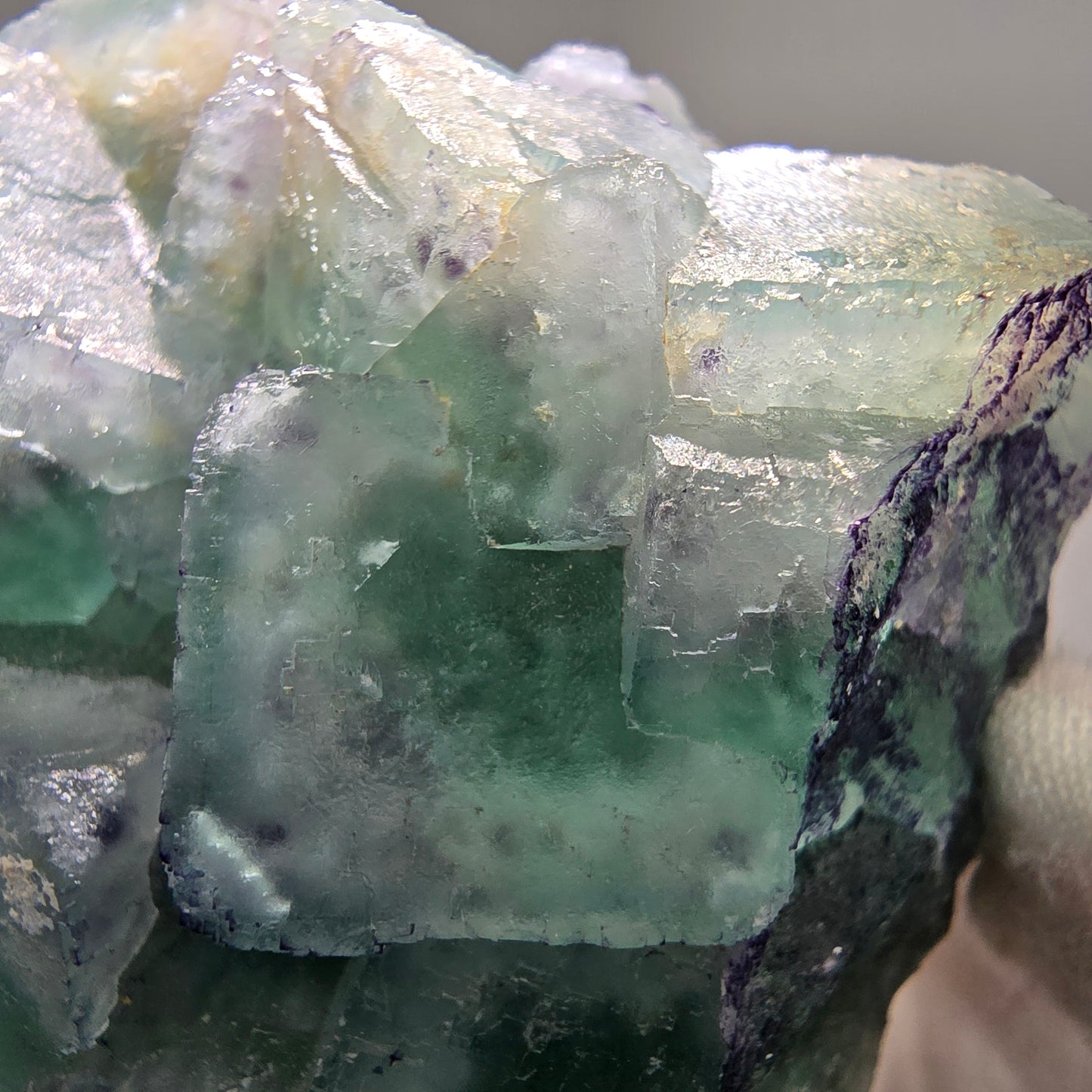 Seltene Phantom Fluorit Würfel Stufe grün lila zonar Okorusu, Namibia 75*69*44mm