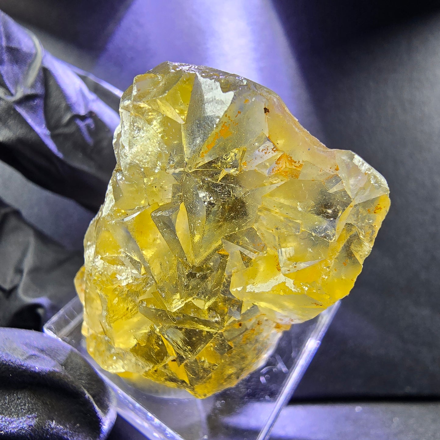 Seltene Honey Pocket Phantom Fluorit XX Würfel Stufe 35*26*14mm Okorusu, Namibia