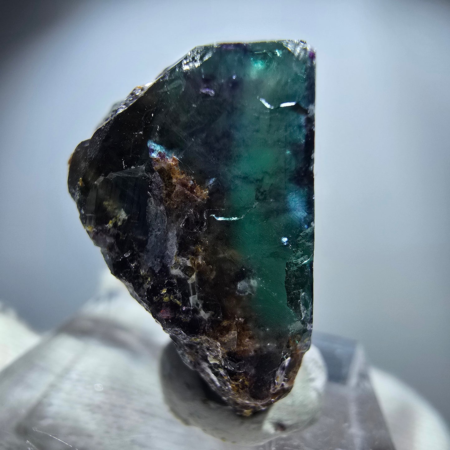 Spécimen rare de cube de fluorite fantôme zonal vert violet Okorusu, Namibie 29*25*16mm