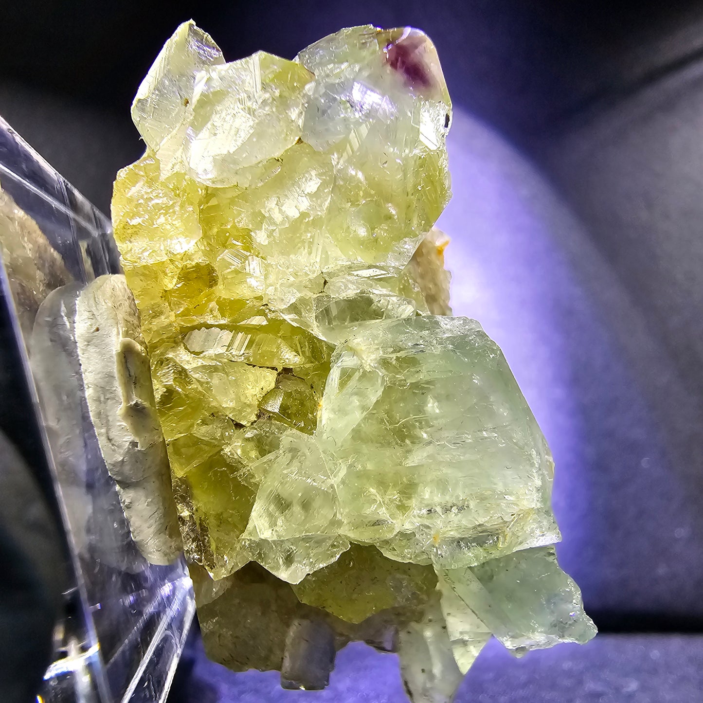 Klare Zonare Fluorit XX Würfel Stufe hellgrün lila 45*22*21mm Okorusu, Namibia