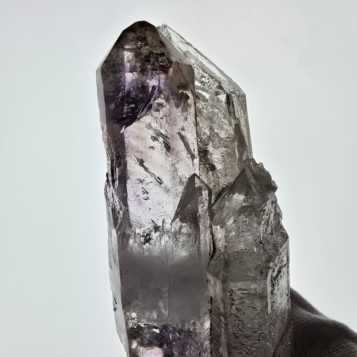 Gobo de poche Enhydro Skeleton Amethyst DT Scepter Valentine. Namibie 117 x 37 x 33 mm