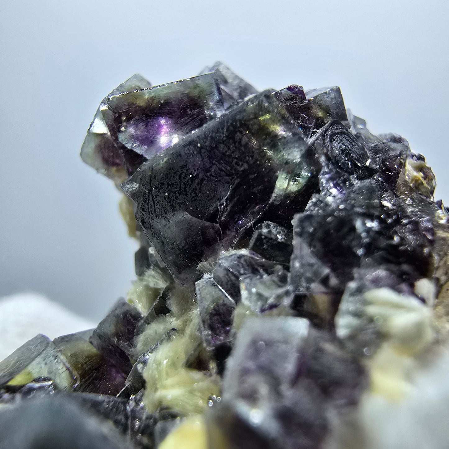 Cube de fluorite fantôme coloré, spécimen de quartz fumé muscovite, Erongo, Namibie, 48 x 32 x 29 mm