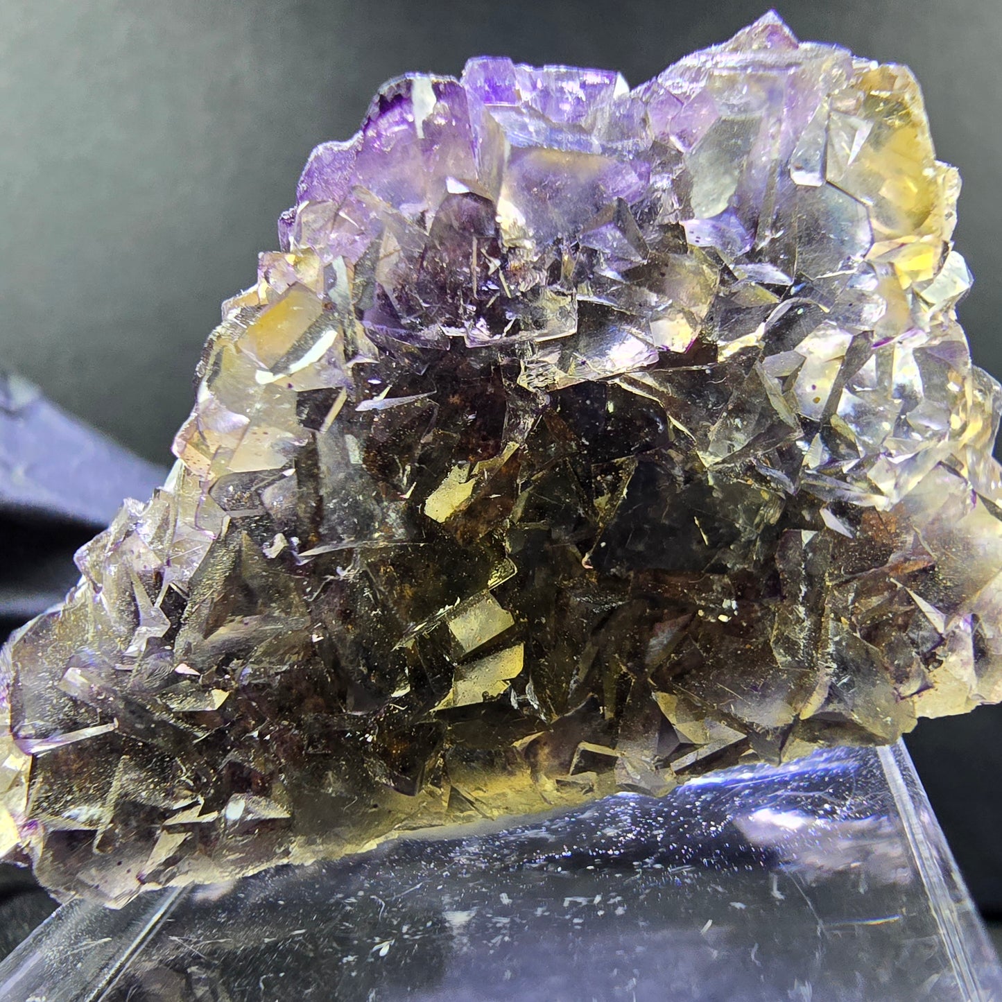 Seltene Honey Pocket Phantom Fluorit XX Würfel Stufe 46*22*23mm Okorusu, Namibia