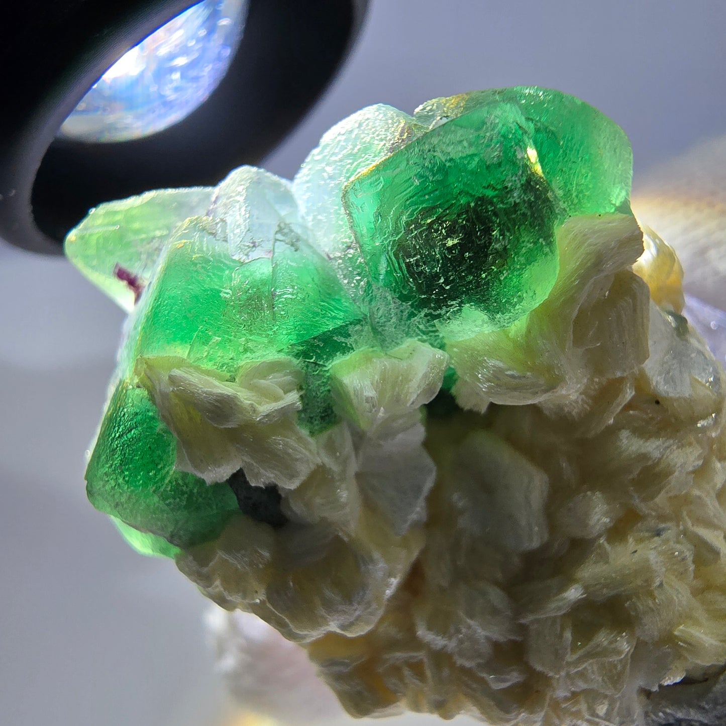 Cube de fluorite fantôme zonal, spécimen de muscovite, Erongo, Namibie, 38 x 30 x 19 mm