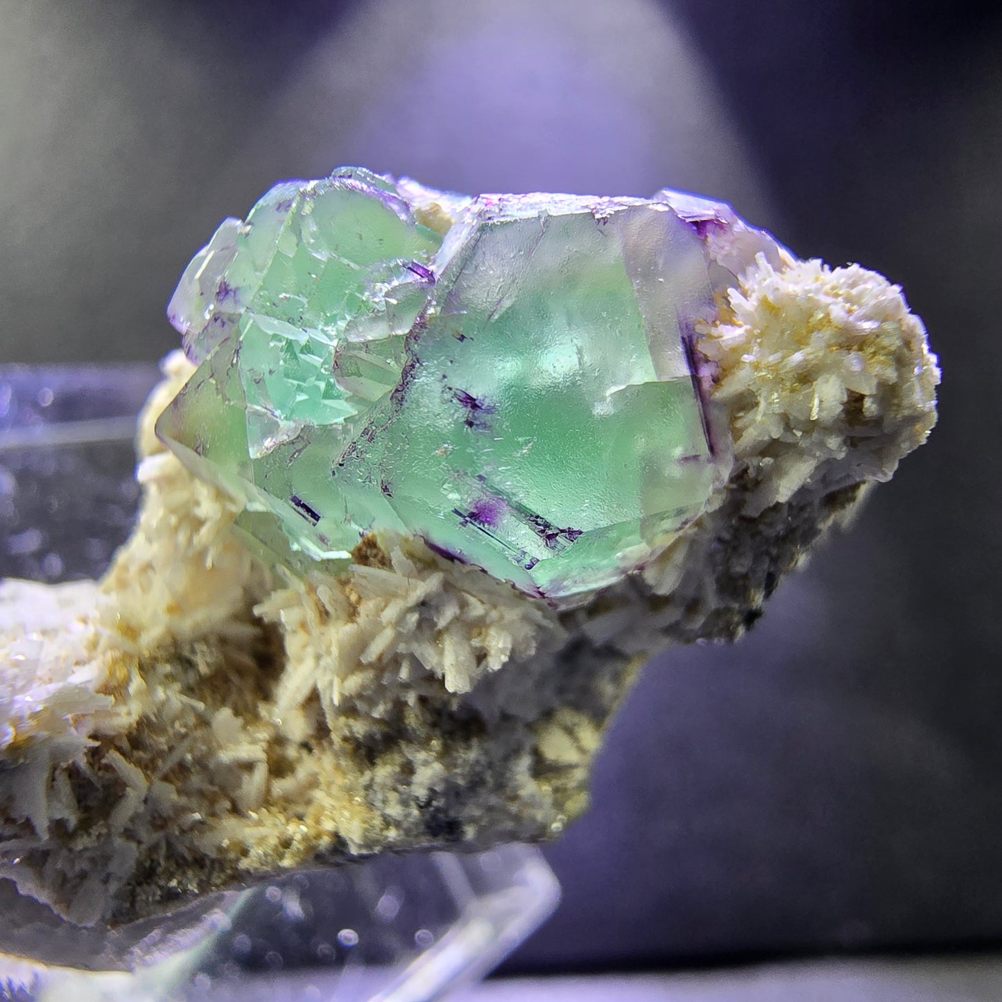 Octaèdre de fluorite fantôme, marche d'orthose muscovite 29*18*17mm Erongo, Namibie