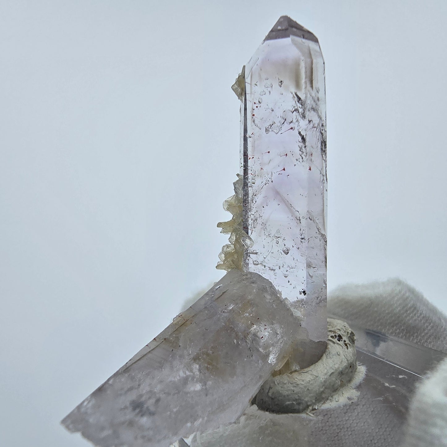 Phantom Amethyst mit Stilbit Stufe Goboboseb, Namibia 38*31*13mm Sammlung