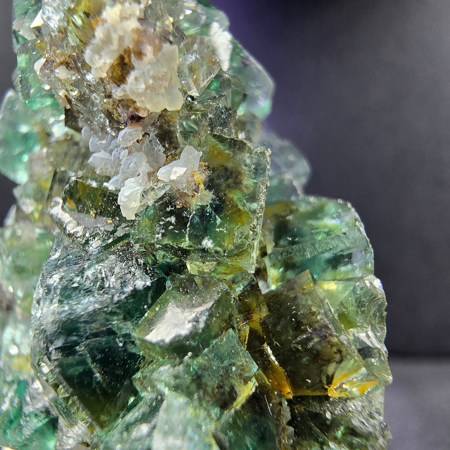 Seltene klare Fluorit XX Würfel Stufe mit Einschlüssen 37*28*20mm aus Okorusu, Namibia