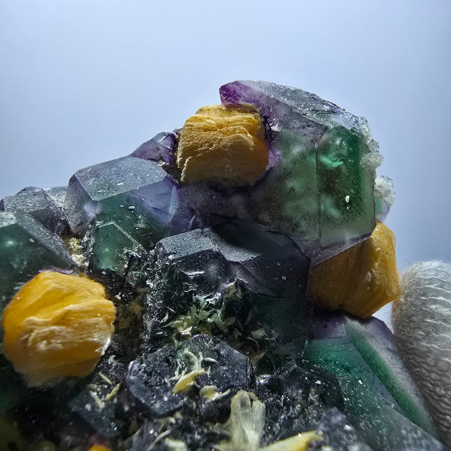 Fluorite fantôme hexagonale, hyalite, tourmaline Schörl, muscovite Erongo, Namibie 93*73*42mm