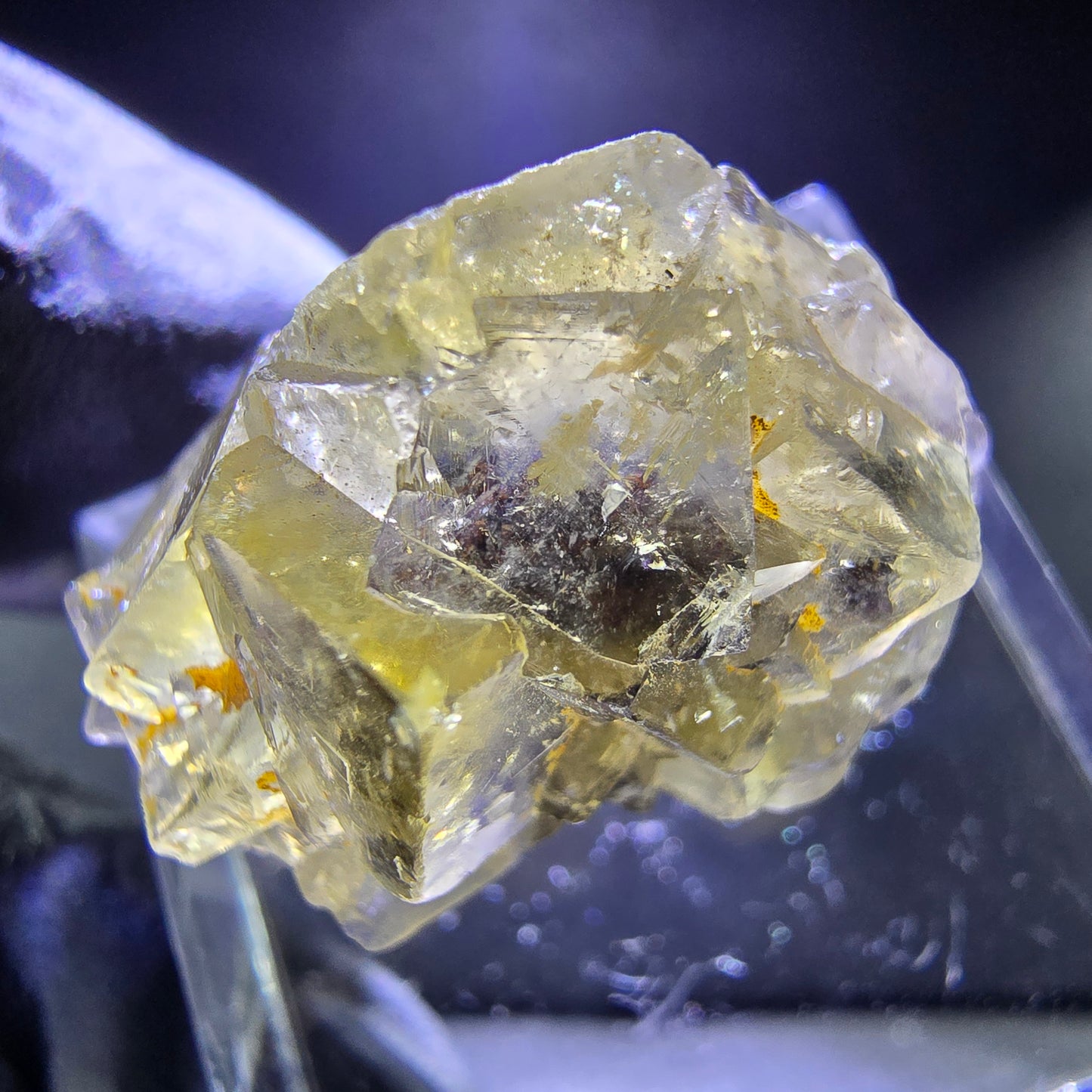 Seltene Honey Pocket Phantom Fluorit XX Würfel Stufe 25*17*15mm Okorusu, Namibia