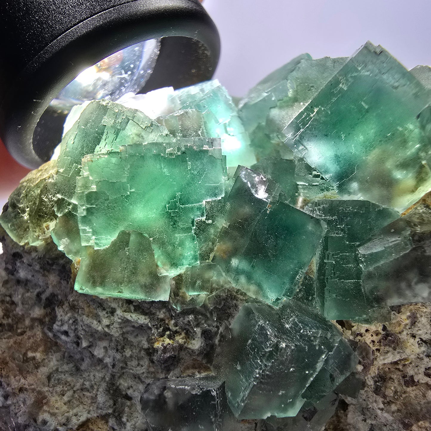 Grand spécimen de cube de fluorite fantôme, parqueté zonal Okorusu Namibie 99*62*47mm