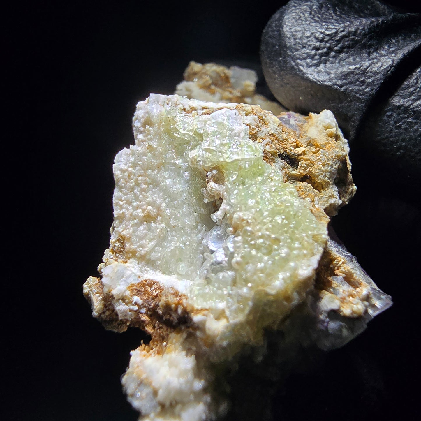 Zonare Fluorit, Muskovit, Hyalit, Orthoklas Stufe Erongo Namibia 58*31*21mm