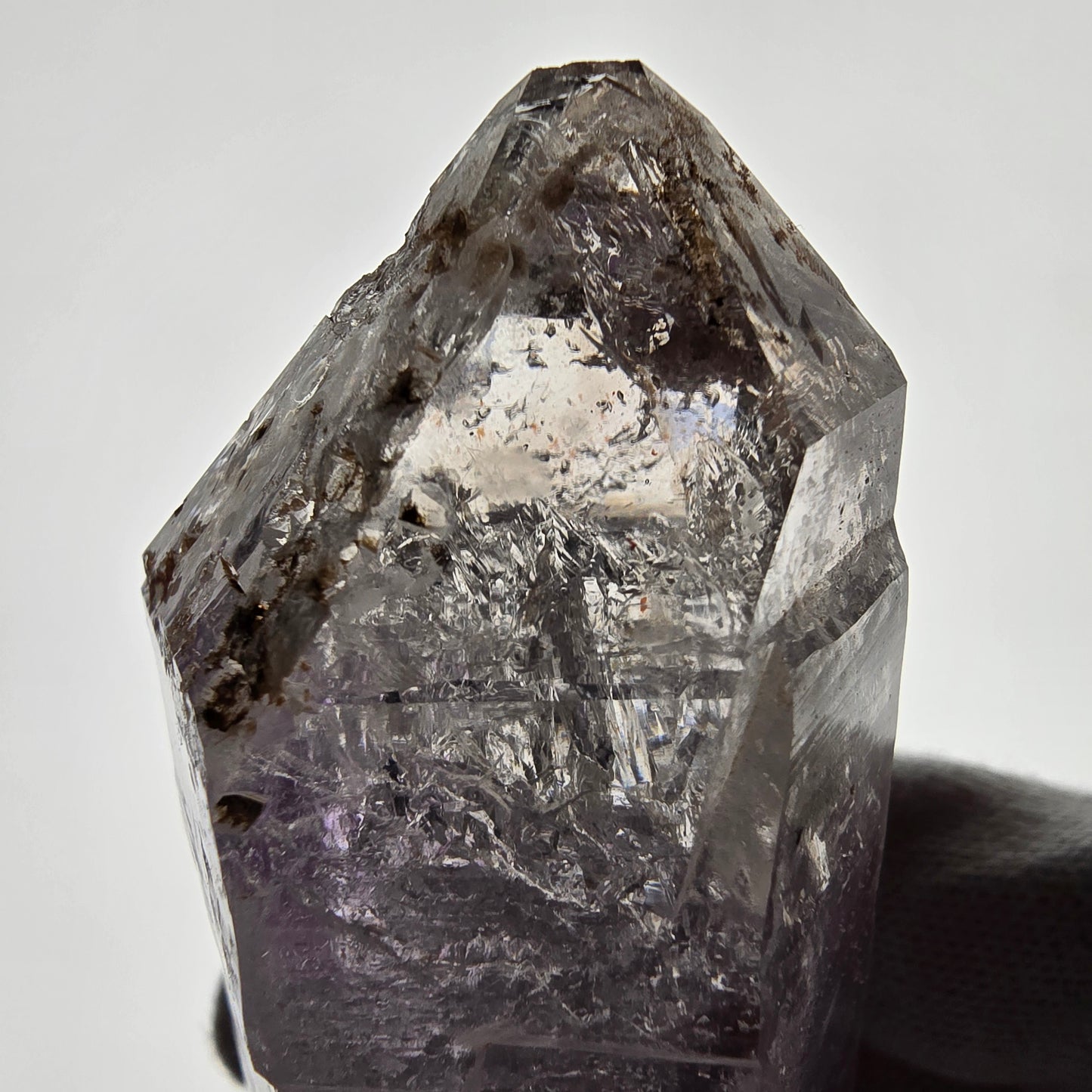 Sceptre DT en améthyste squelette Enhydro, poche de calcite Valentine Goboboseb Namibie 100 x 36 x 30 mm