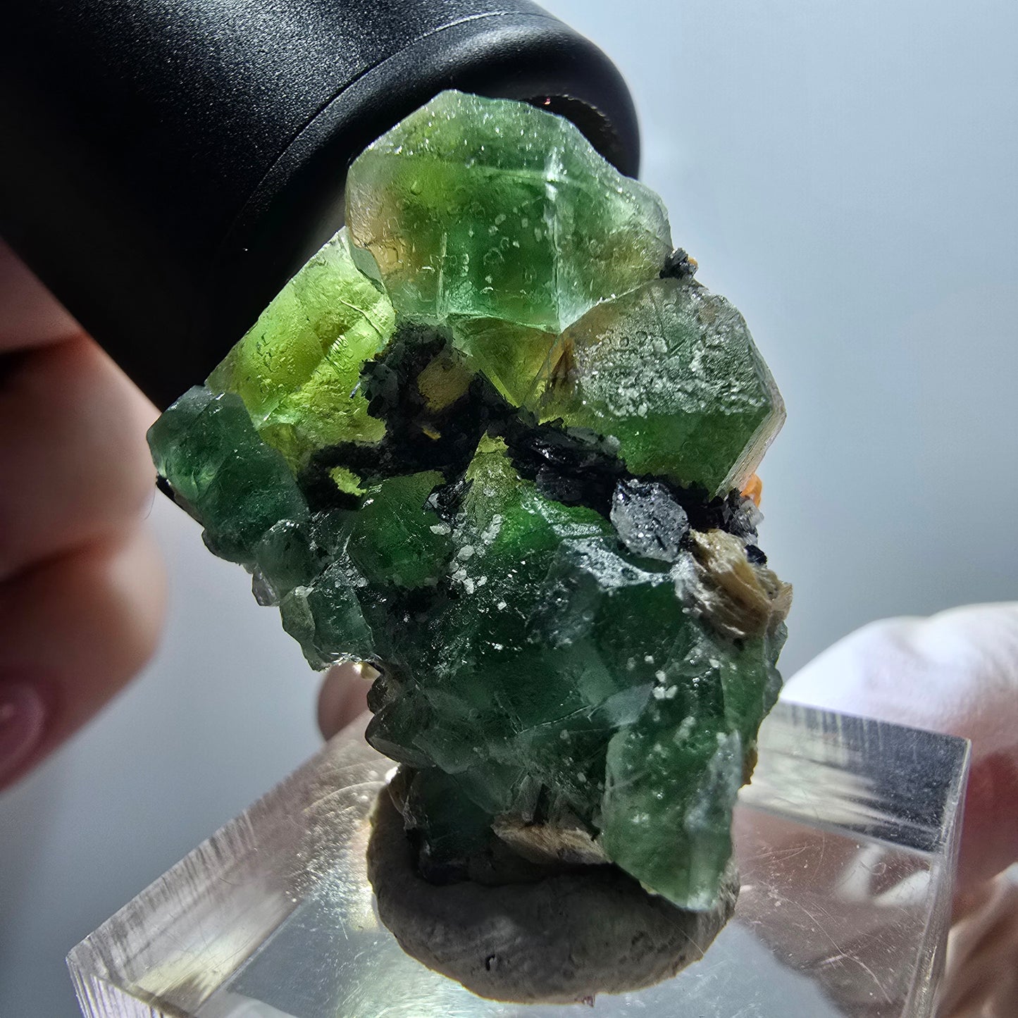 Phantom Fluorit, Schörl Turmalin, Muskovit Stufe Erongo, Namibia 30*24*21mm #12040