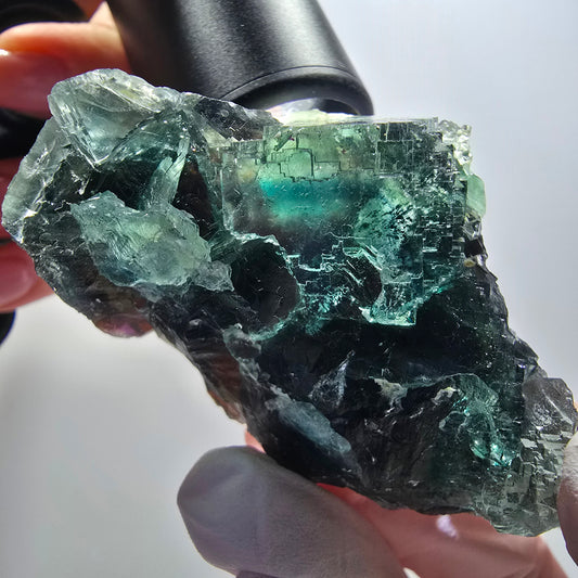 Spécimen cubique de fluorite fantôme transparente, à tesselle vert-brun, Okorusu, Namibie, 64*42*30 mm, n° 12101