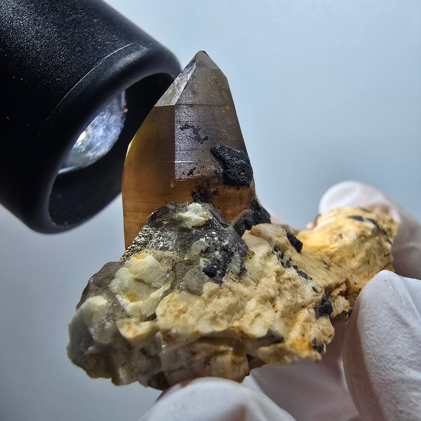 Spécimen rare de tourmaline schorl, quartz fumé et orthoclase, Erongo, Namibie, 55*31*25 mm #12132