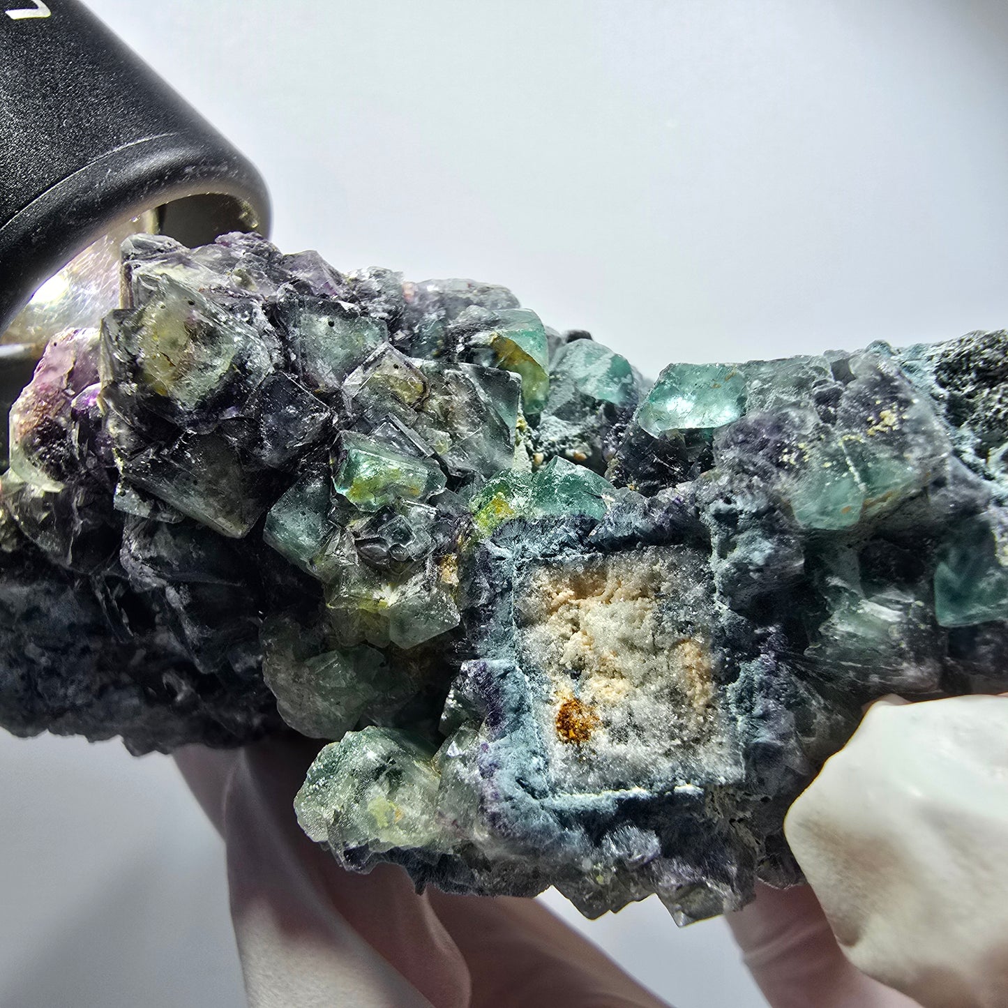 Rare spécimen de cube de fluorite, tourmaline schorl et orthose, Erongo, Namibie, 89 x 78 x 44 mm, n° 12185