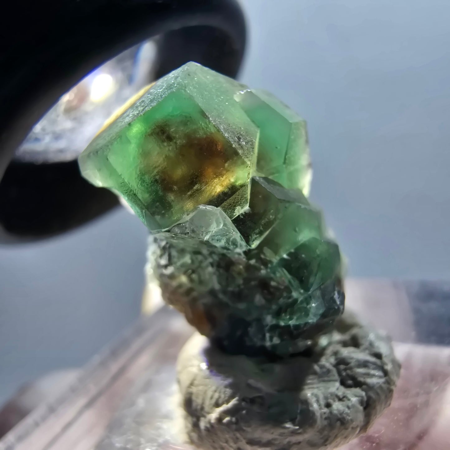 Phantom Fluorit, hexagonal, Schörl Turmalin Stufe Erongo, Namibia 20*11*12mm #12340