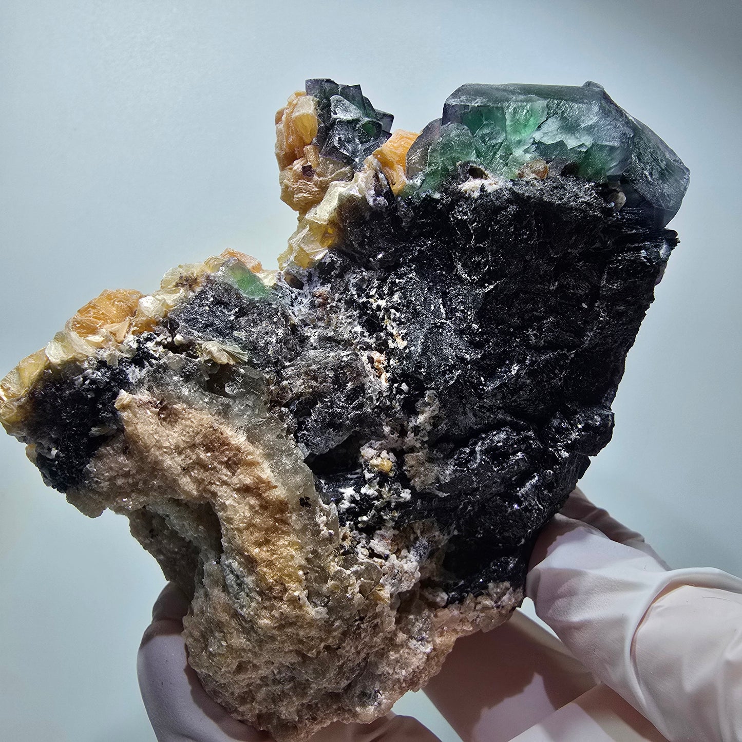 Fluorite XL Phantom, tourmaline schorl, quartz fumé muscovite sur matrice Erongo, Namibie 103*92*60mm #12554