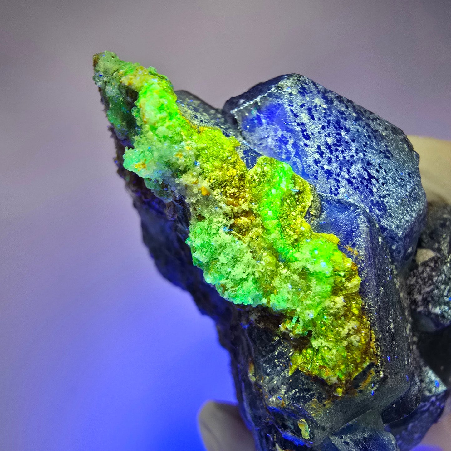 Fluorite fantôme, hexagonal, Muscovite, Opale hyalite Erongo, Namibie 74*49*57mm #12669