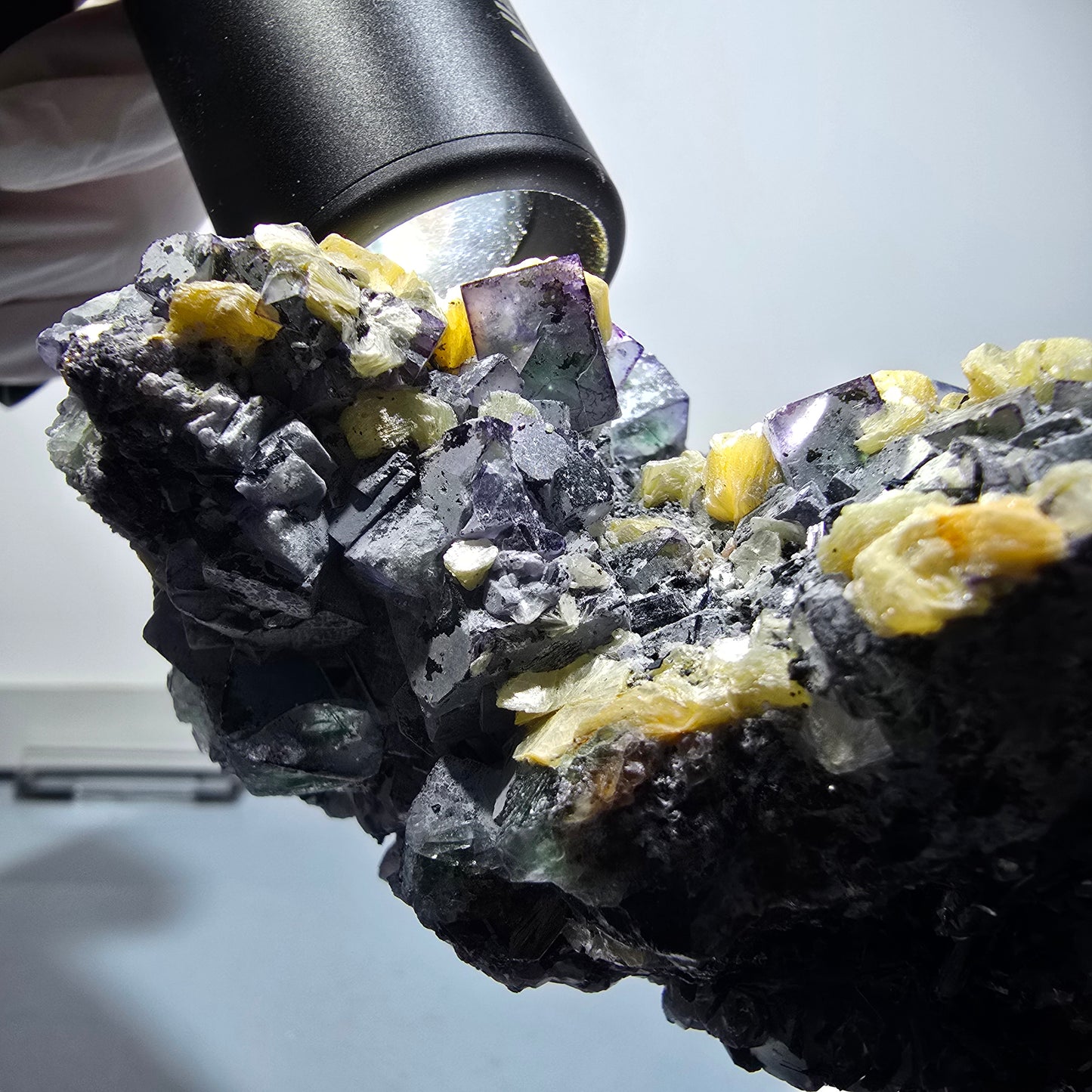 Fluorite XXL, quartz fumé, tourmaline schorl, hyalite, muscovite Erongo, Namibie 190*97*61mm #12686